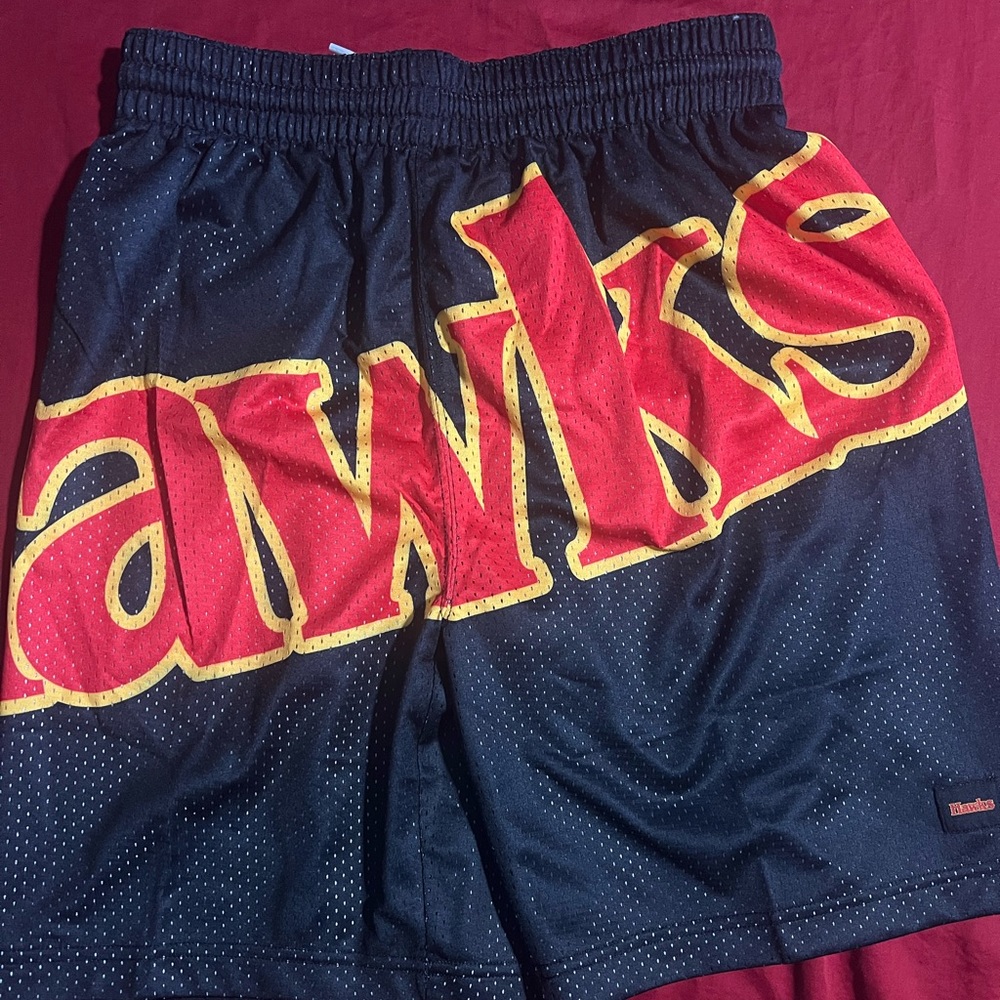 Mitchell & Ness Atlanta Hawks Shorts Size Medium